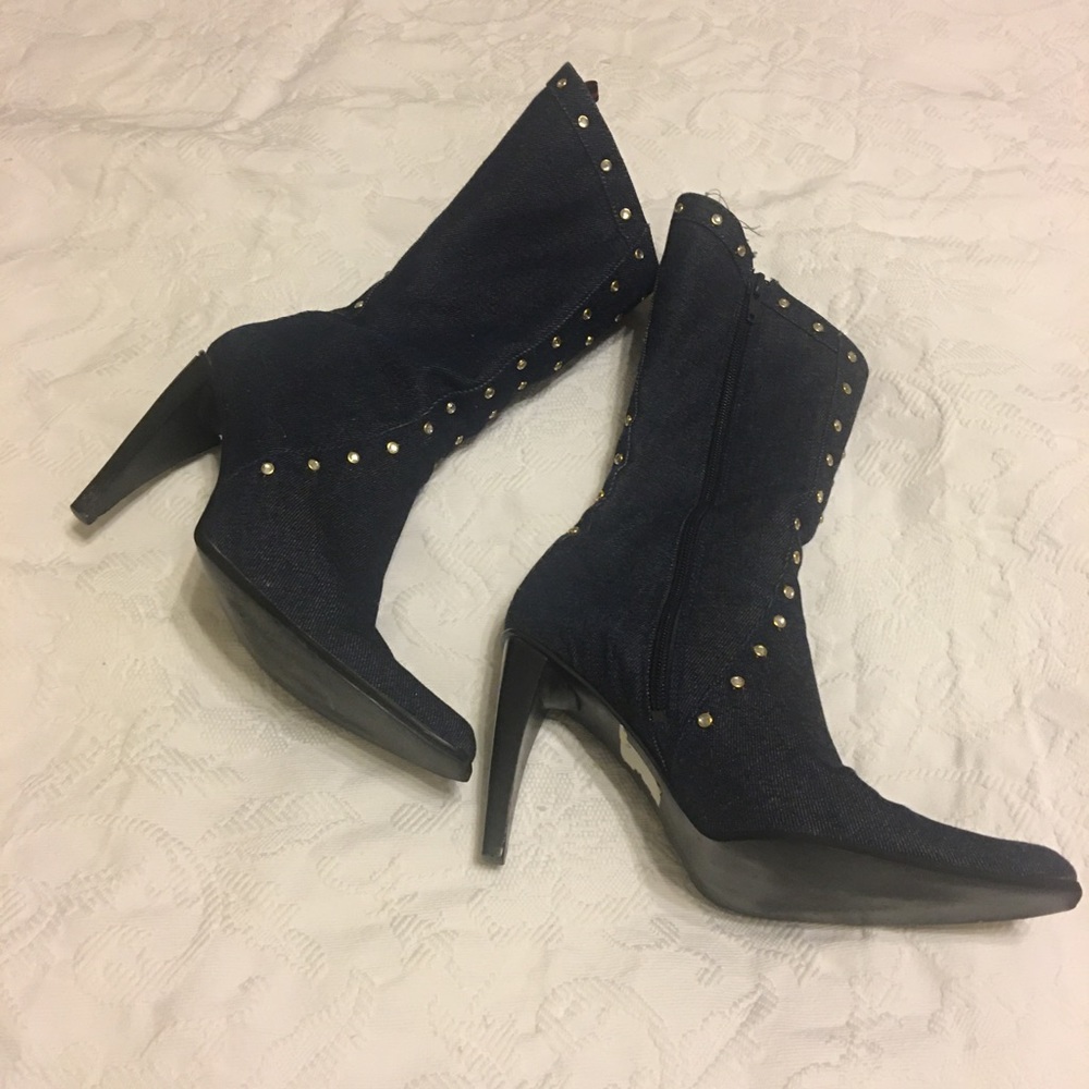 Shoes - Picture 2 of 3